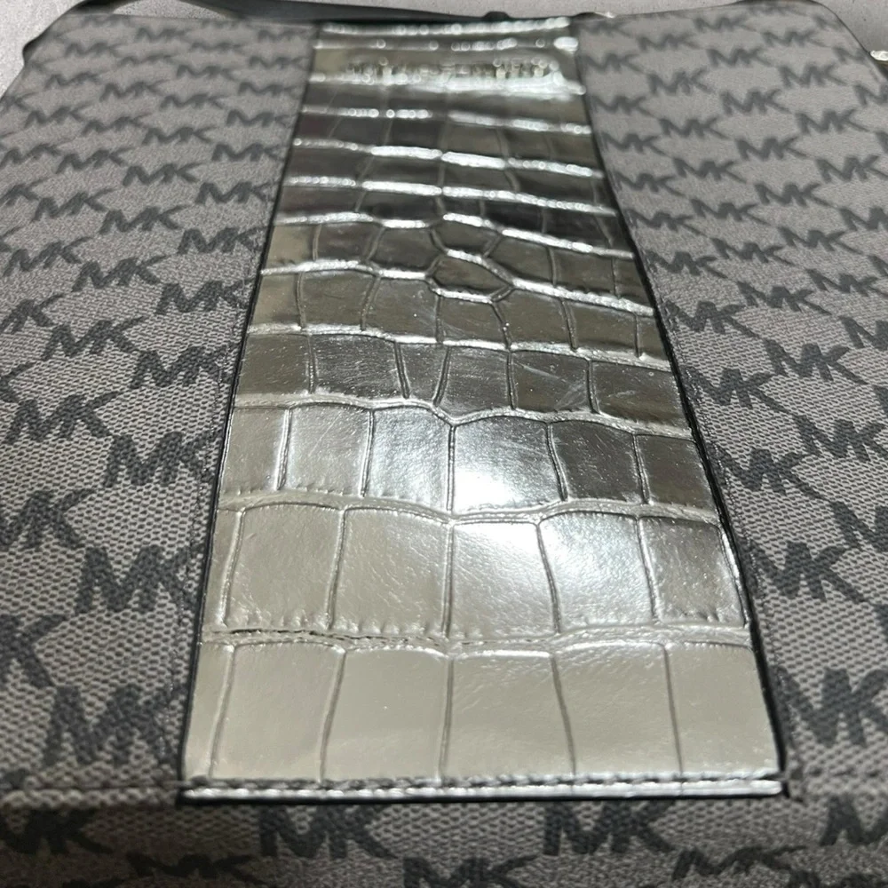 Michael Kors like new